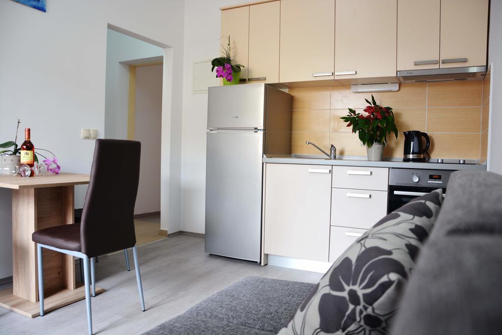 Apartments Clara Nin Buitenkant foto