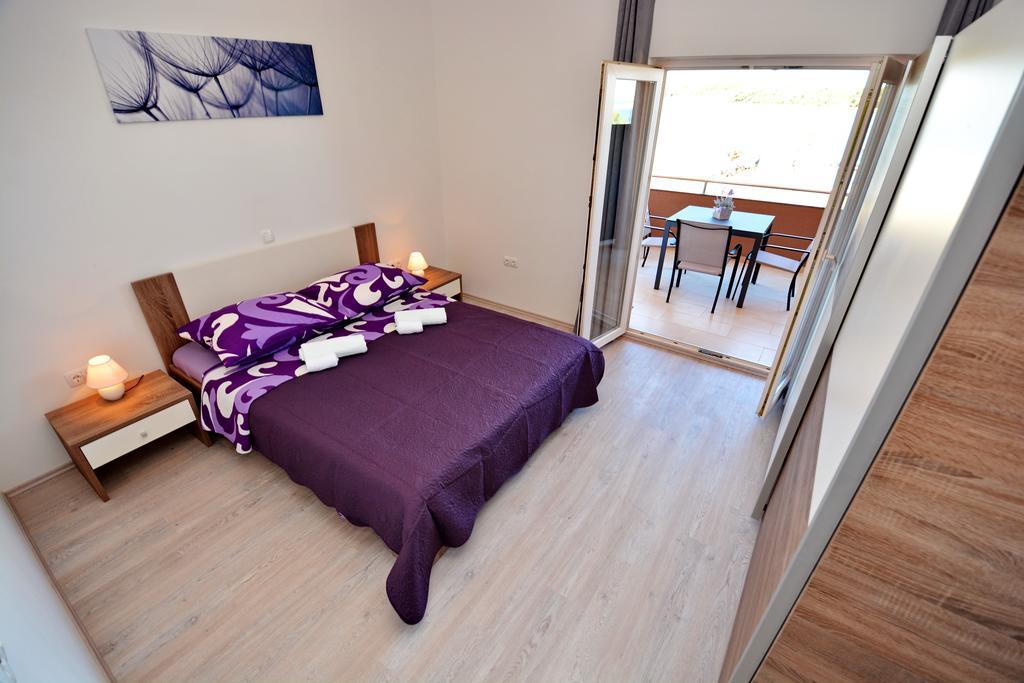 Apartments Clara Nin Buitenkant foto